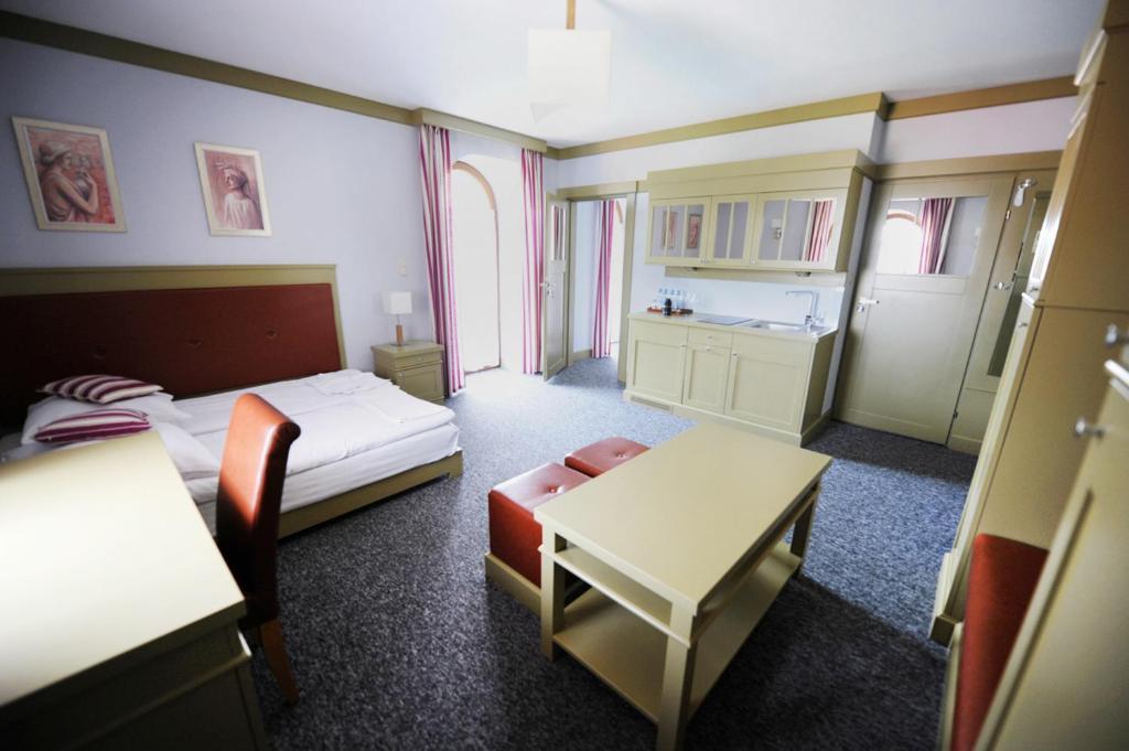 Hotel Ros Pisz Rom bilde